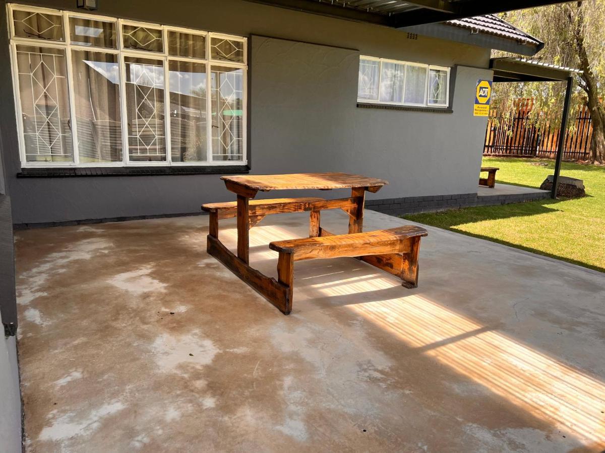 Firefly Budget Friendly Guest House Kempton Park Exterior photo
