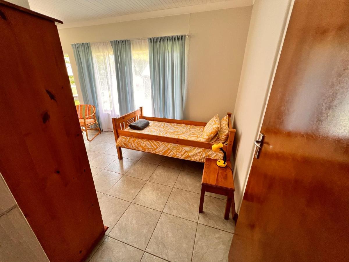 Firefly Budget Friendly Guest House Kempton Park Exterior photo