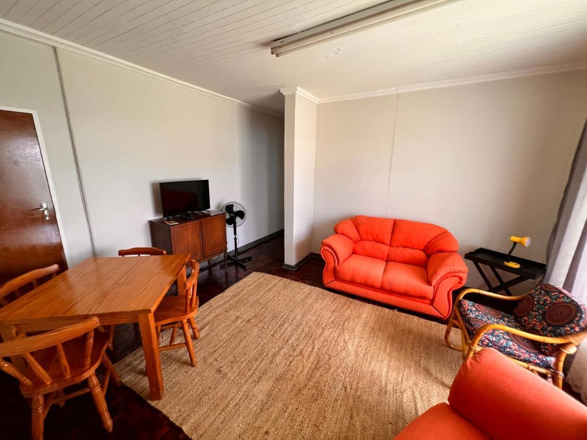 Firefly Budget Friendly Guest House Kempton Park Exterior photo