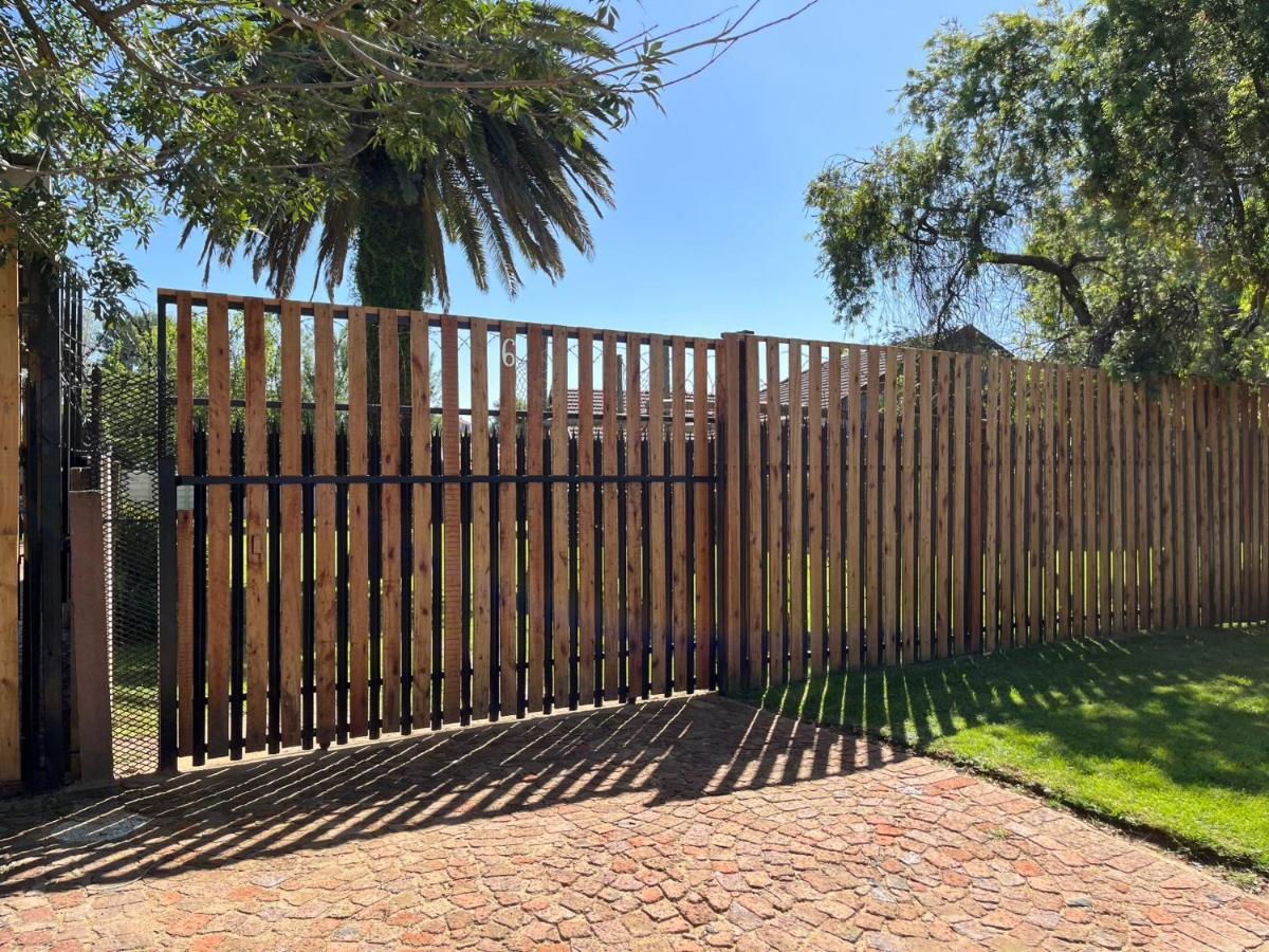 Firefly Budget Friendly Guest House Kempton Park Exterior photo