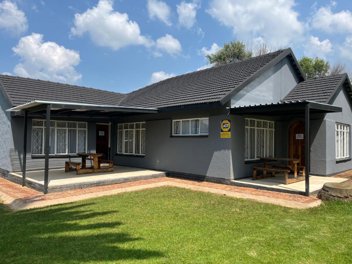 Firefly Budget Friendly Guest House Kempton Park Exterior photo